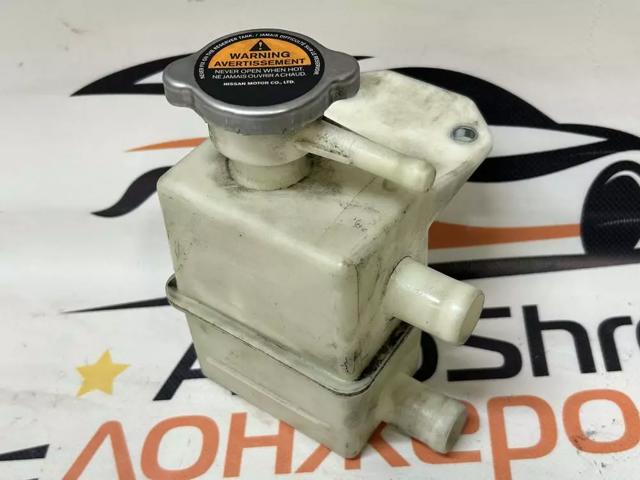 Бачок системы охлаждения двигателя расширительный 215373NA0A NISSAN