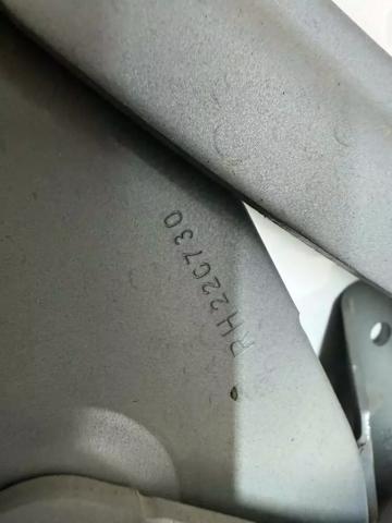 Шарнир капота правый 31108731 VOLVO