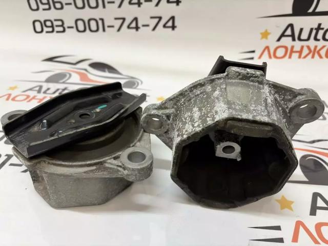 31686296 VOLVO Подушка (опора) двигателя левая/правая купить в Сумы