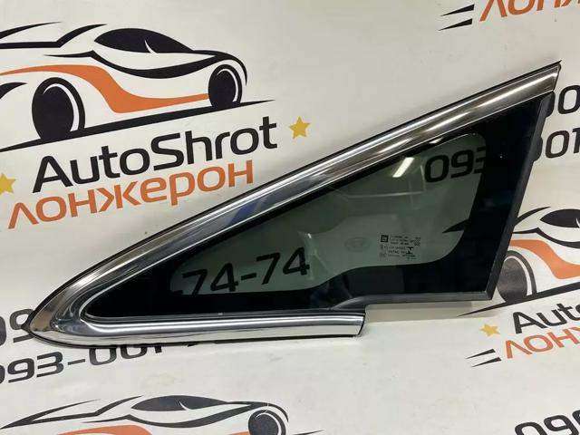 Окно надставки двери передней 42558895 GM