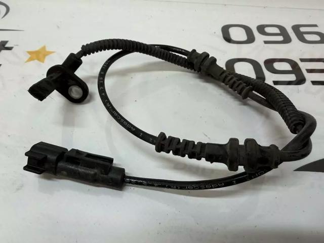 Передний датчик АБС 42808341 GM