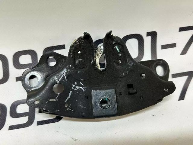 Запор капота (замок и привод замка капота) 656013NA0A NISSAN