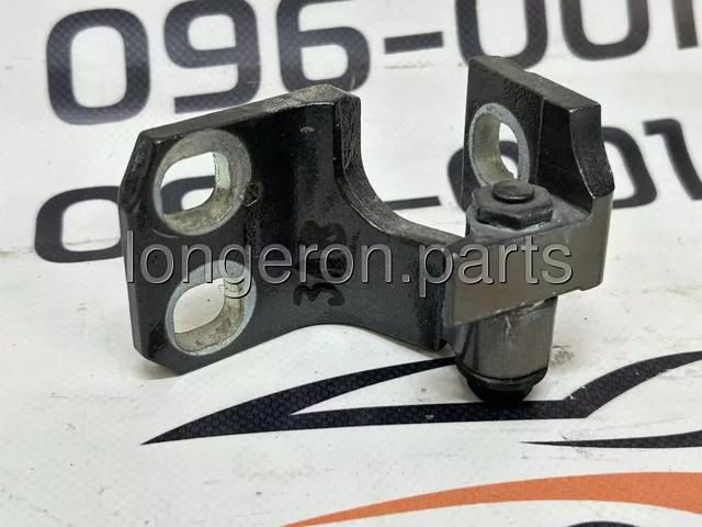 Петля задней двери, левой 68140735AB CHRYSLER