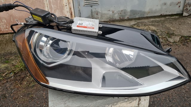Основная фара - вставка 5GM941006C VAG