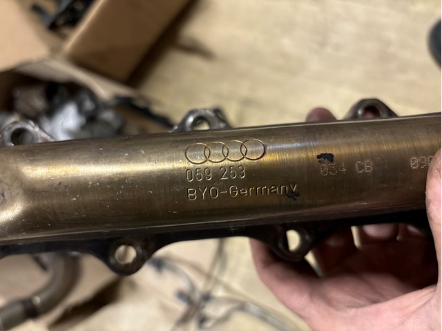 VAG 059253034CC Коллектор выпускной правый в наличии Днепр