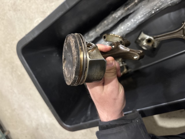 06K107065C VAG Поршень в комплекте на 1 цилиндр, STD купить в Харьков