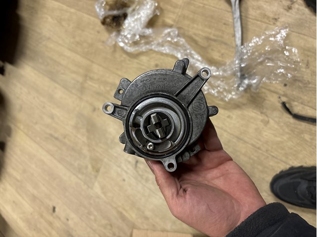 06M145100L Вакуумный насос купить Одесса