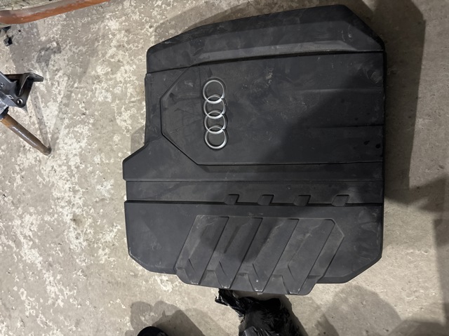 VAG 06N103925 Крышка двигателя в наличии Кривой Рог