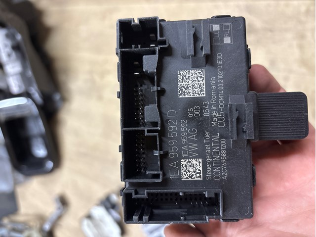 1EA959592D Блок комфорта передней двери купить Полтава