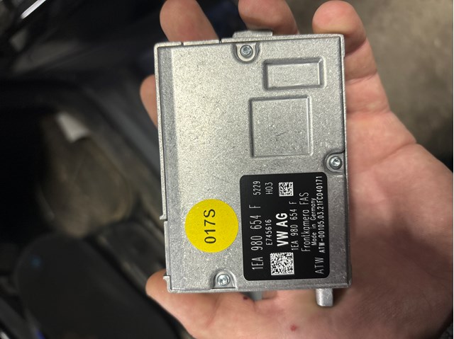 Камера заднего вида 1EA980654F VAG