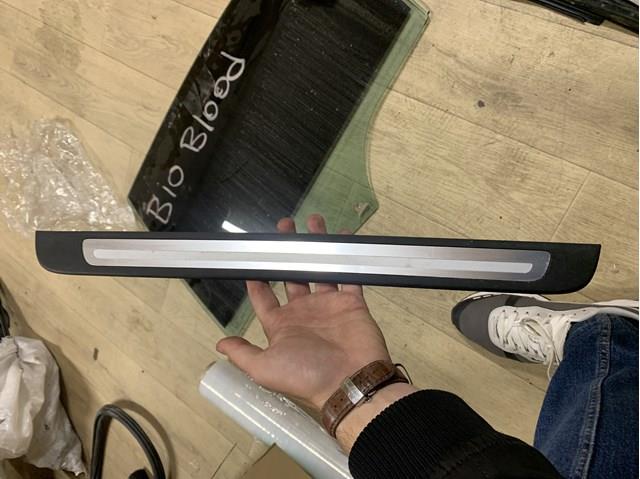 4G0853374 VAG Накладка дверного порога внутренняя передняя правая купить в Украина