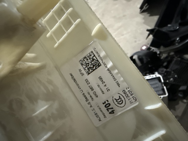 VAG 4K0867233C3FW Обшивка стойки кузова внутренняя передняя левая в наличии Каменское