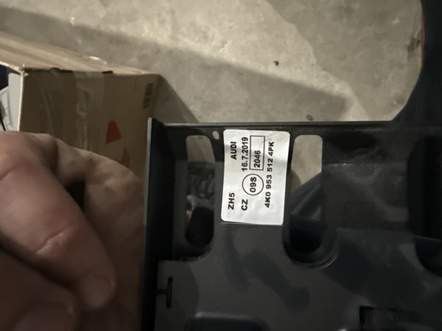 VAG 4K09535124PK Защитный кожух рулевого механизма в наличии Кривой Рог