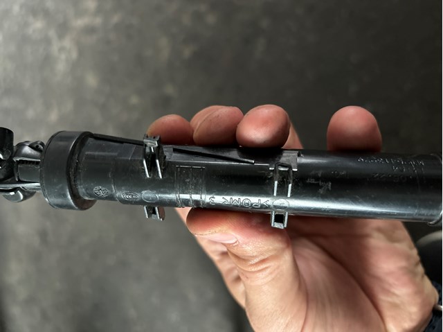 VAG 4K0955102 Держатель форсунки омывателя фары (подъемный цилиндр) в наличии Харьков