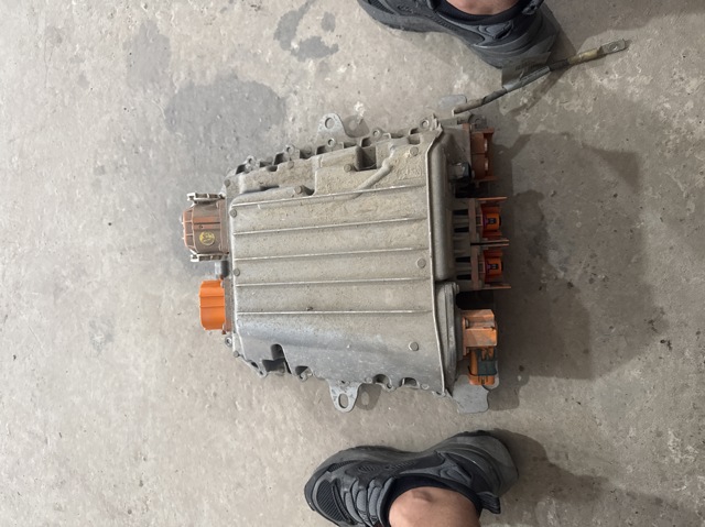 Модуль (ЭБУ) управления АКБ 4KE915250B VAG