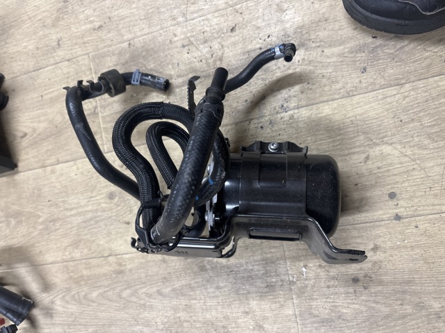 Корпус фильтра топливного 4M0127401C VAG