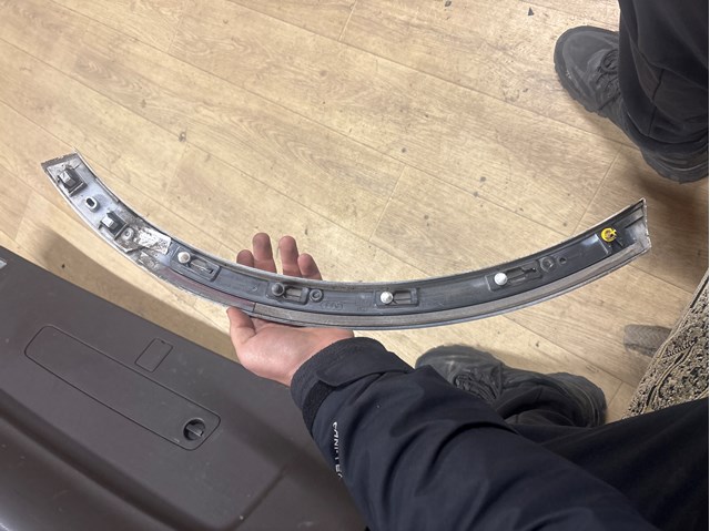 4M0853026A Расширитель (накладка) арки заднего крыла правый купить Харьков