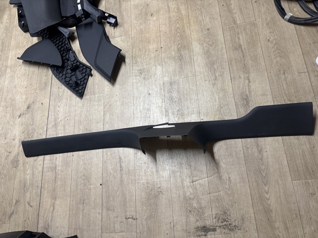 4M0853369D4PK VAG Накладка дверного порога внутренняя левая купить в Николаев