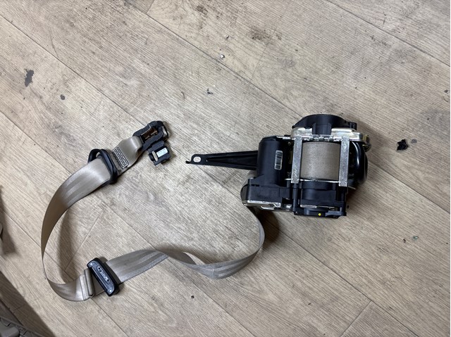 Ремень безопасности передний правый 4M0857706ADV04 VAG