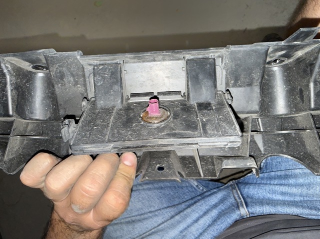 4M8035205 VAG купить в Тернополь