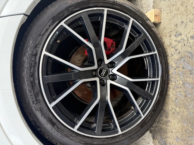 VAG 4M8601025AQ Диски колесные литые (легкосплавные, титановые) в наличии Украина