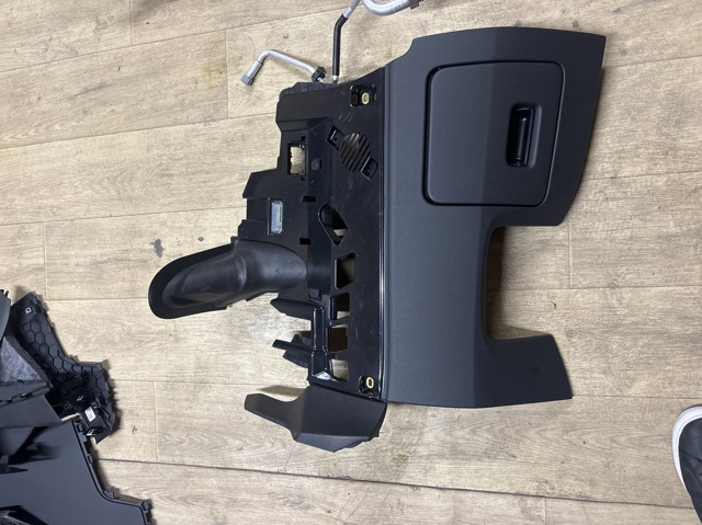 4M8863075D24A VAG Ящик перчаточный (бардачок) купить в Харьков