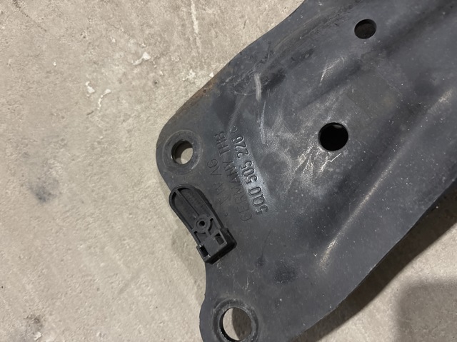 VAG 5Q0505226C Рычаг (тяга) задней подвески продольный нижний правый в наличии Ирпень