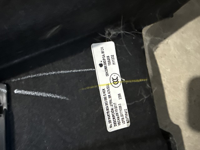 Облицовка багажного отсека, правая 80A863880SHCK VAG