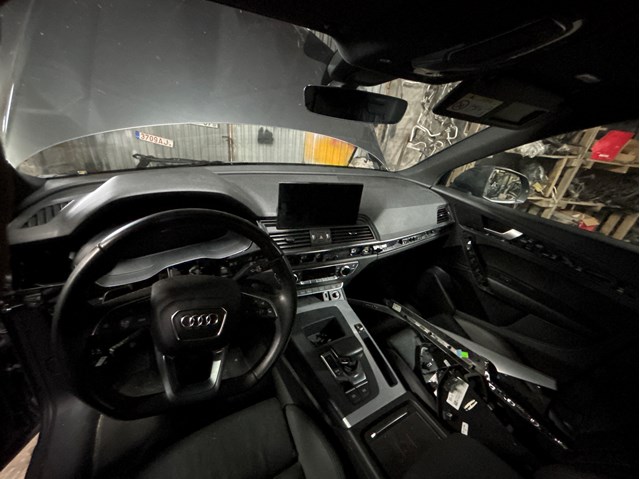 Панель салона передняя "торпедо" 80B857001K24A VAG