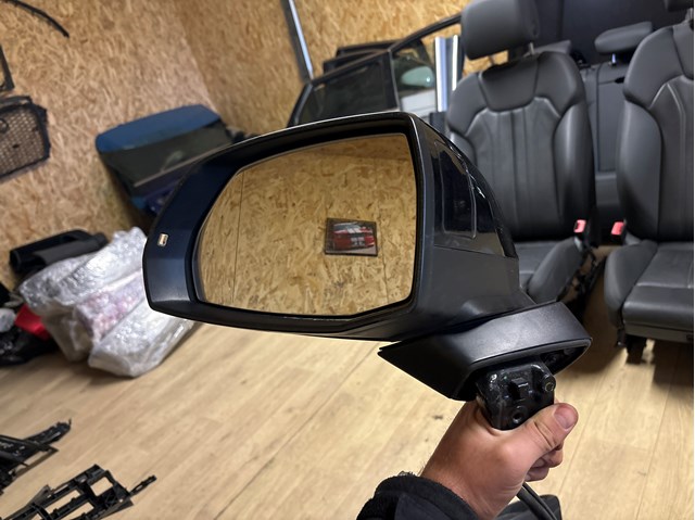 Левое боковое зеркало 80B857409E9B9 VAG