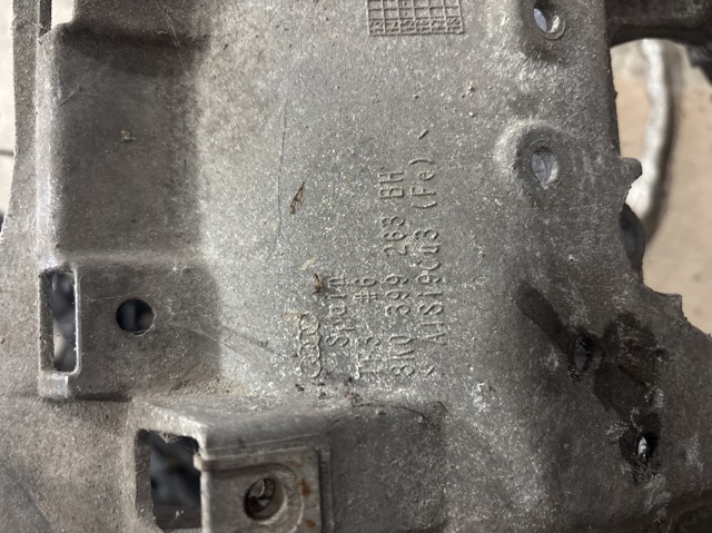 VAG 8K0399263BA Балка крепления коробки передач в наличии Ровно