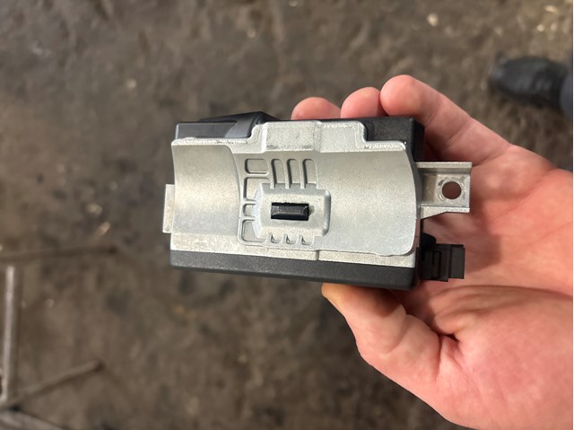 VAG 8K0905852E Электронный модуль рулевой колонки в наличии Днепр