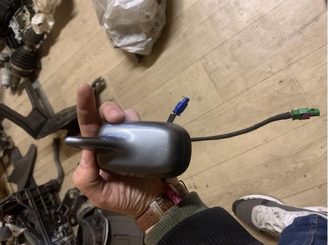 Антенна автомобильная 8R0035503C VAG