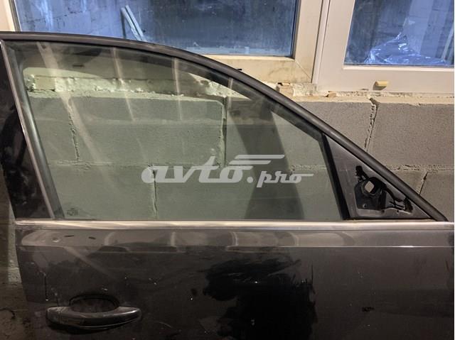 Молдинг опускного стекла нижний, двери передней, правой 8R0853284E2ZZ VAG