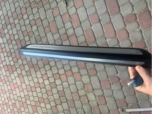 Накладка дверного порога внутренняя, передняя правая 8R0853374A01C VAG