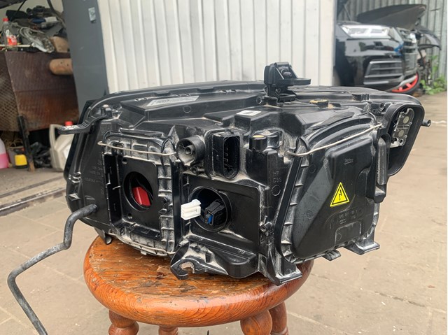 8R0941006E VAG Правая фара купить в Черкассы