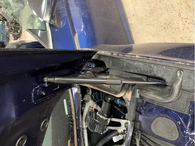 VAG 8W0823359C Амортизатор капота в наличии Запорожье