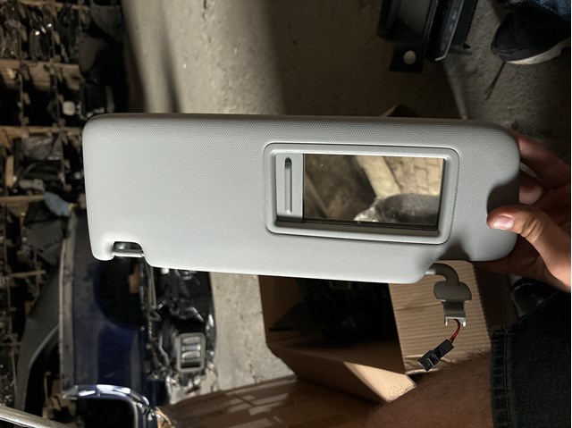 Козырек солнцезащитный автомобиля 8W0857551AAEA7 VAG