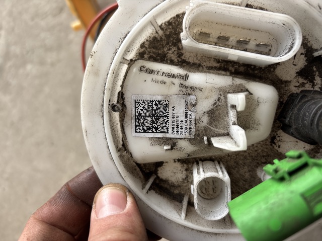 Насос погружной в баке 8W0919087AA VAG
