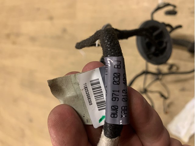 Жгут проводов передней двери 8W0971030BJ VAG