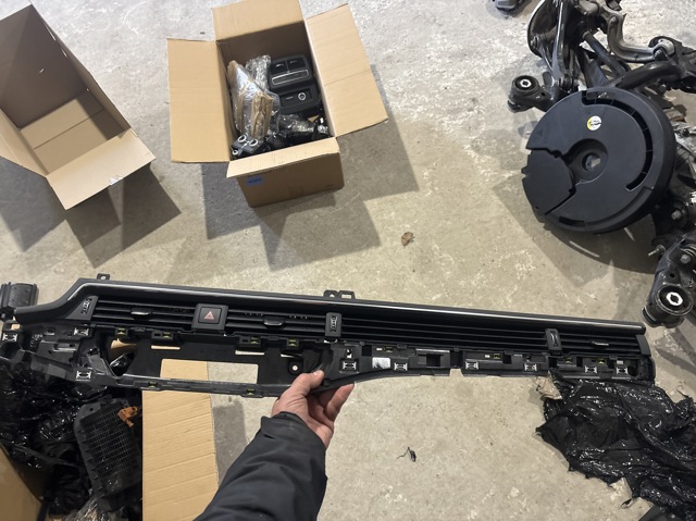 Решетка воздуховода 8W1820902D6PS VAG