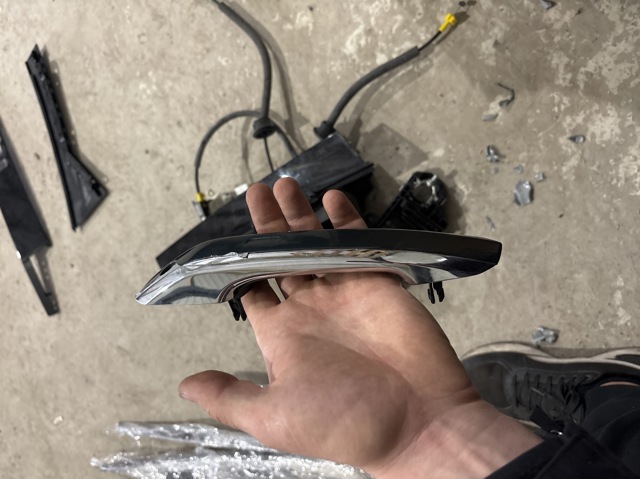 8W1837239 VAG Накладка ручки двери купить в Хмельницкий