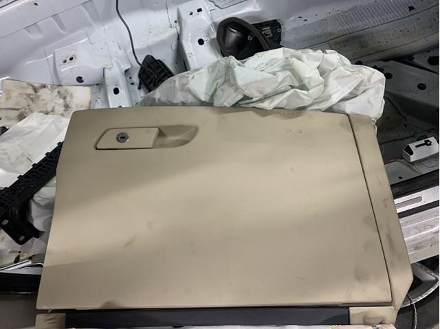 Бардачек 8W18803026PS VAG