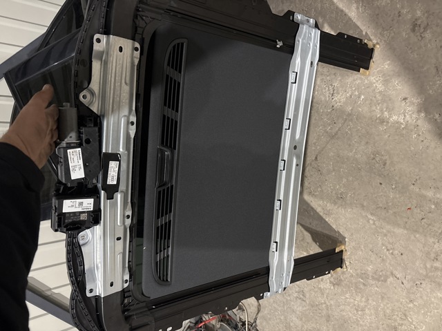 Панель люка 8W5877049A VAG
