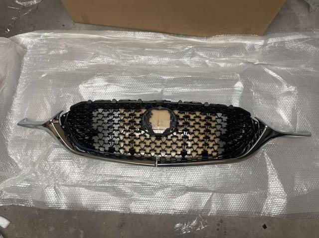 Решетка радиатора DGH950710A MAZDA