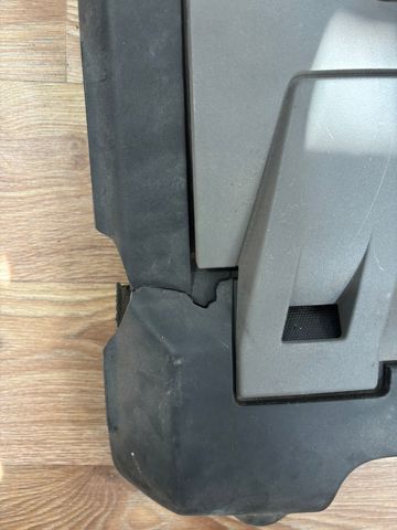 VAG 03L103925R Крышка мотора декоративная в наличии Полтава