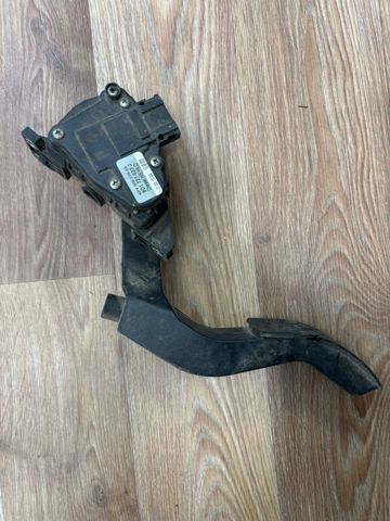 Педали газа 8D1721523J VAG