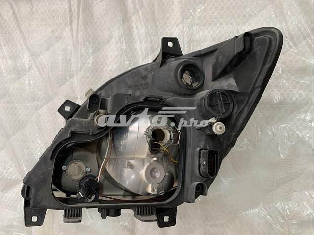 MERCEDES A9068200461 Правая фара в наличии Чернигов