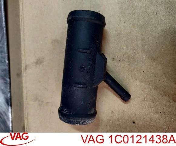 VAG 1C0121438A Патрубок системы охлаждения в наличии Ирпень