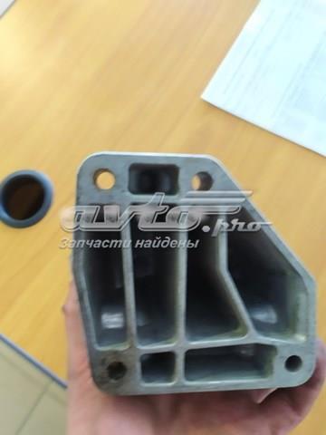 Кронштейн подушки (опоры) двигателя, левой 6422236304 MERCEDES